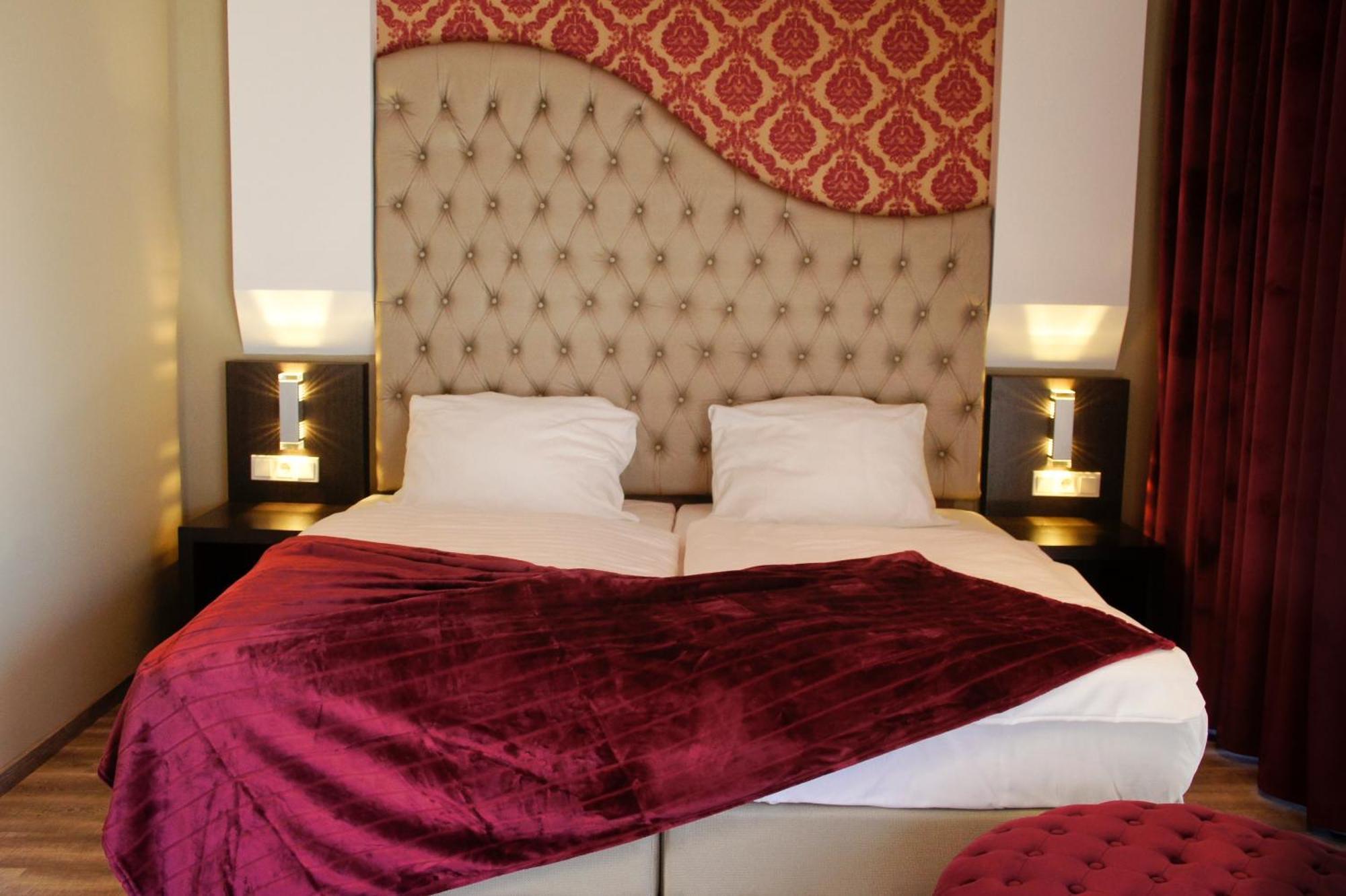 Hotel Athen Kelsterbach Frankfurt Airport Екстериор снимка