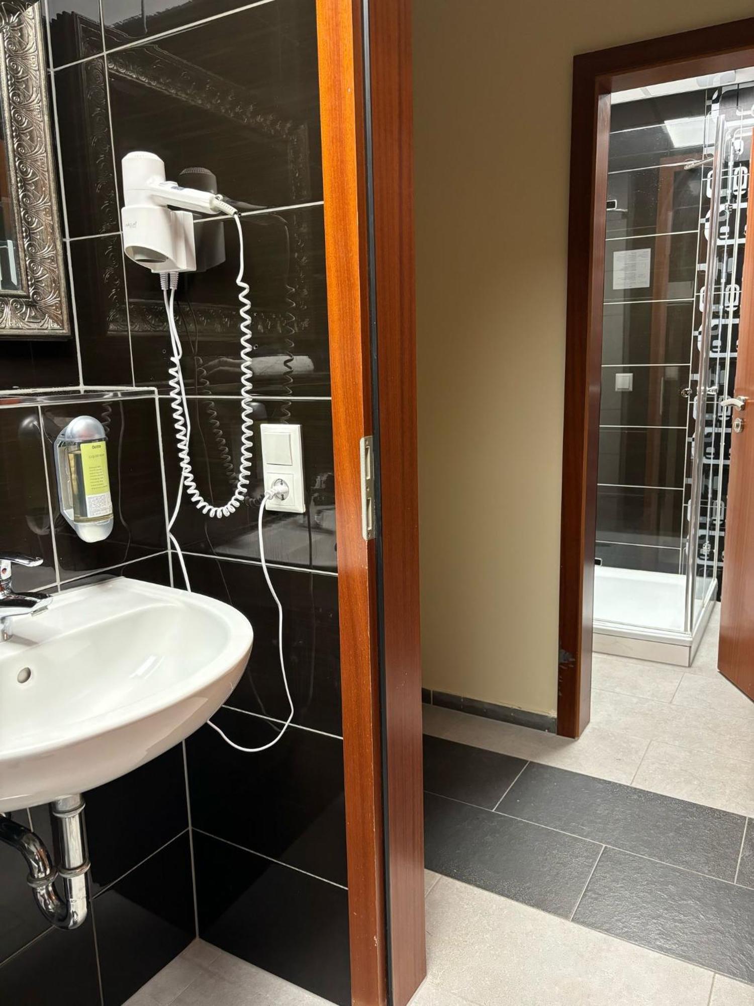 Hotel Athen Kelsterbach Frankfurt Airport Екстериор снимка