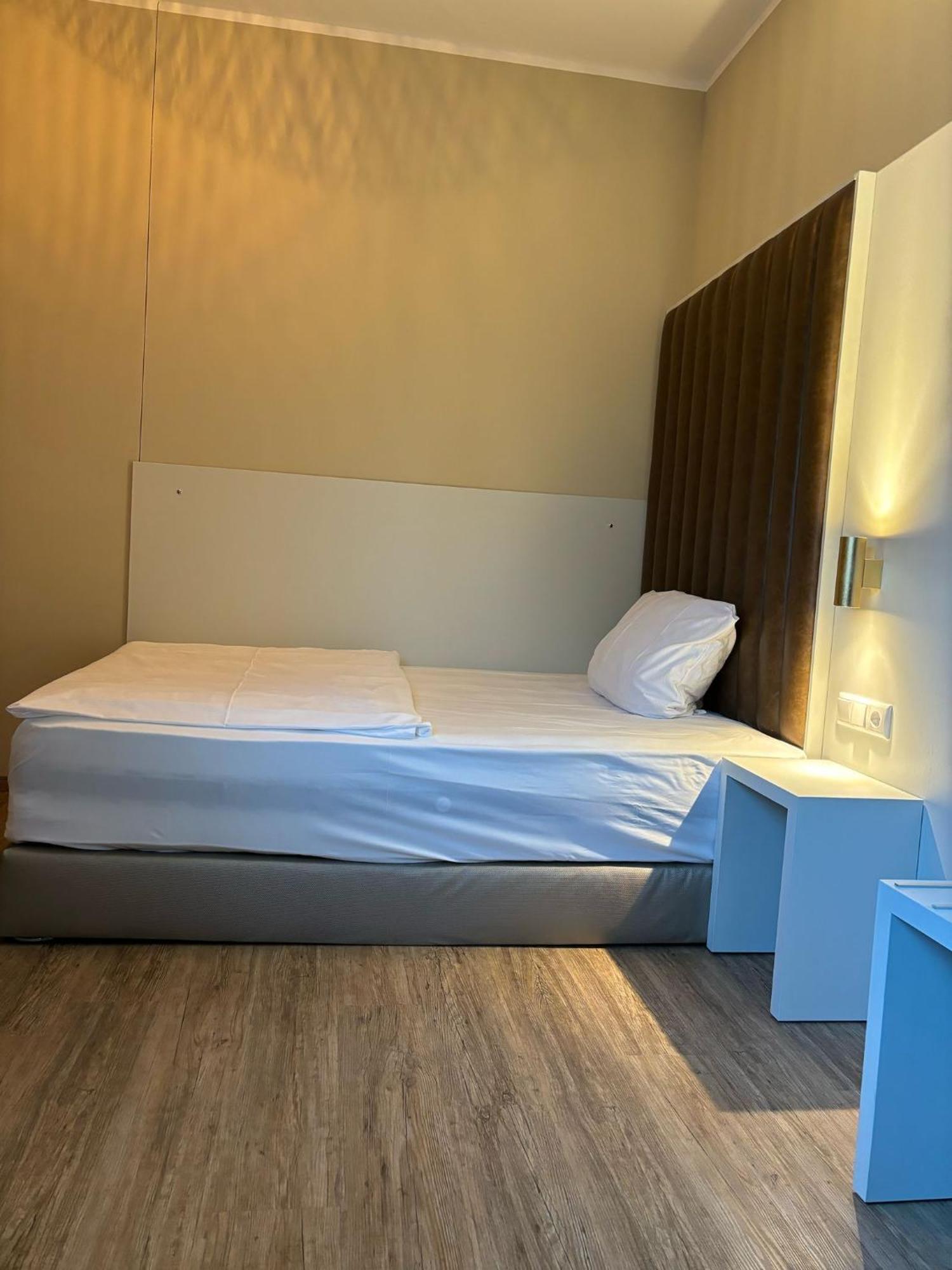 Hotel Athen Kelsterbach Frankfurt Airport Екстериор снимка