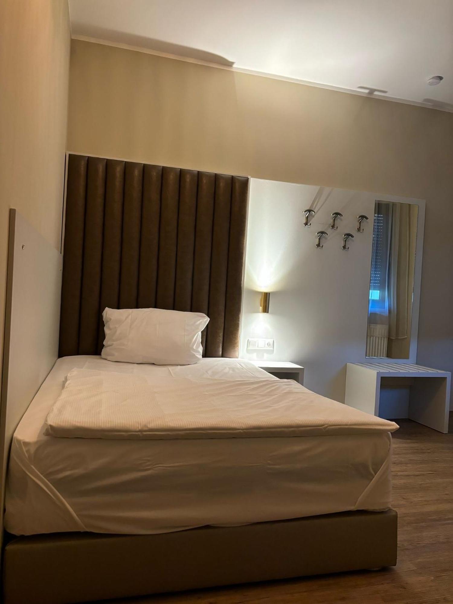 Hotel Athen Kelsterbach Frankfurt Airport Екстериор снимка